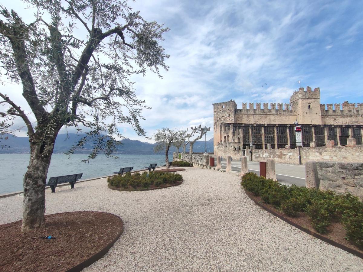 Garda Dreams Apartment Torri Del Benaco Eksteriør billede