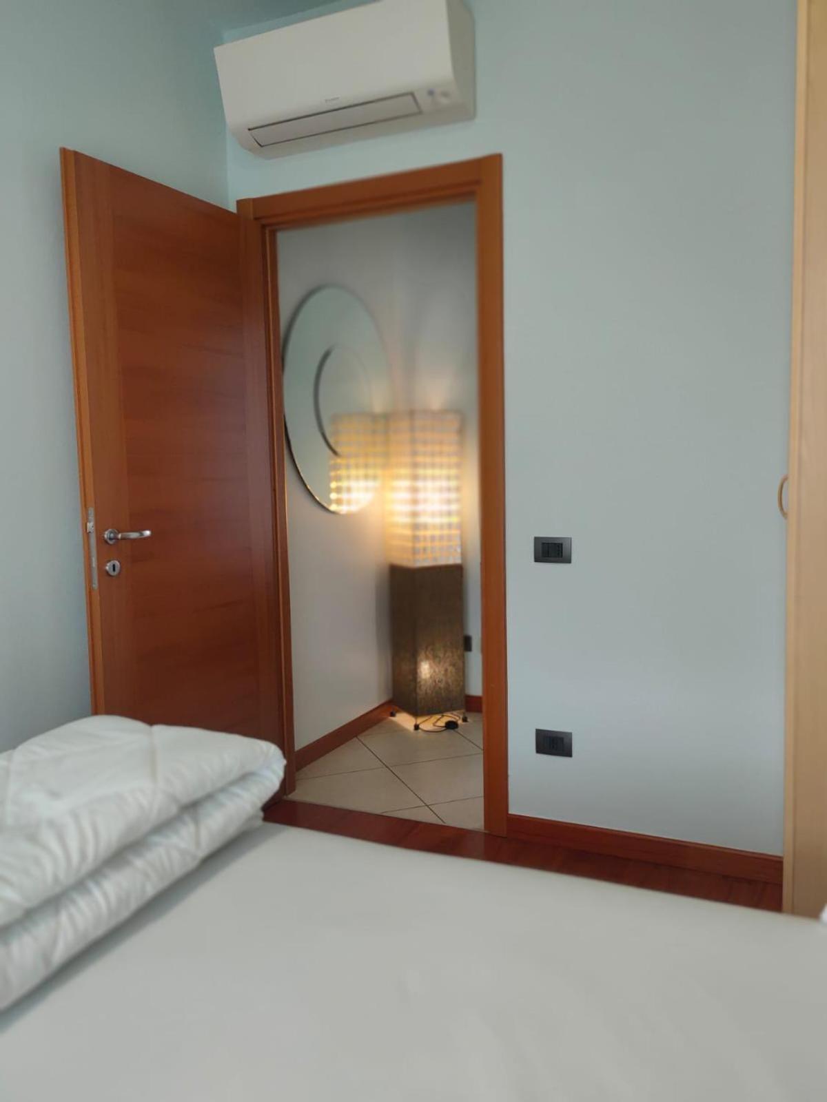 Garda Dreams Apartment Torri Del Benaco Eksteriør billede