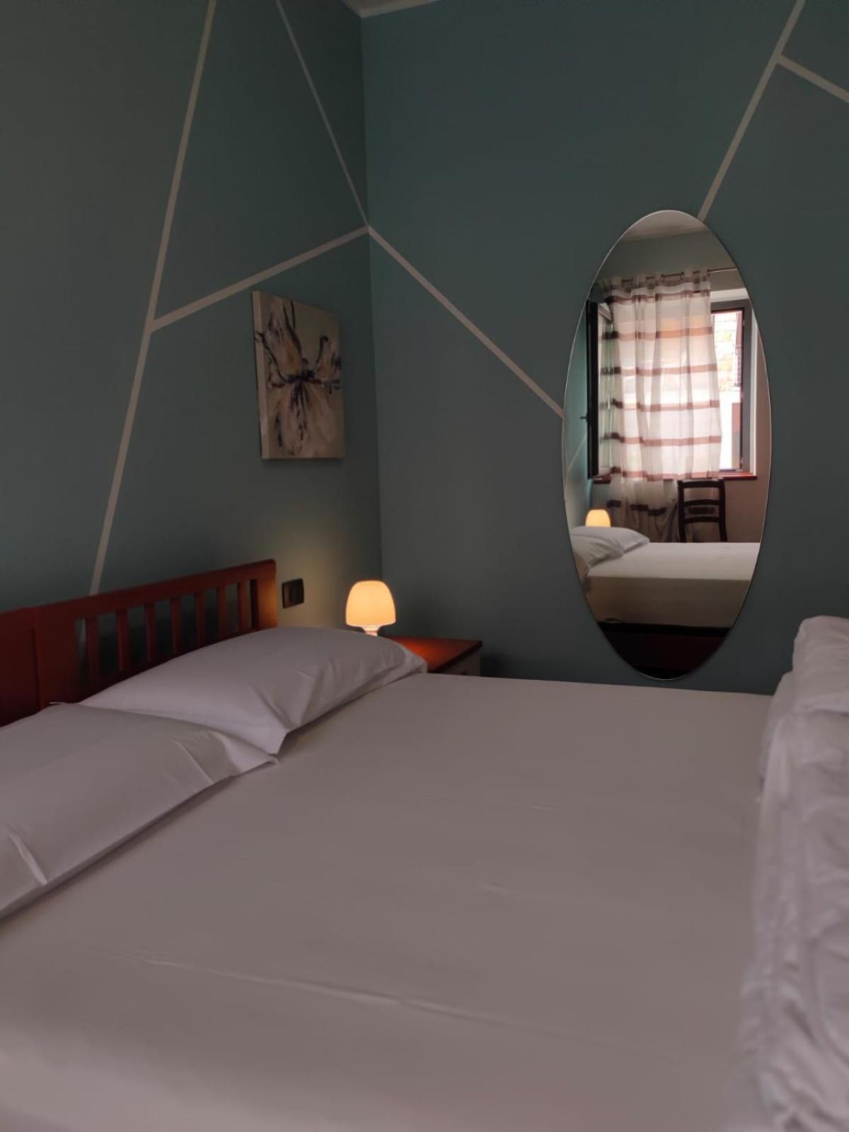 Garda Dreams Apartment Torri Del Benaco Eksteriør billede